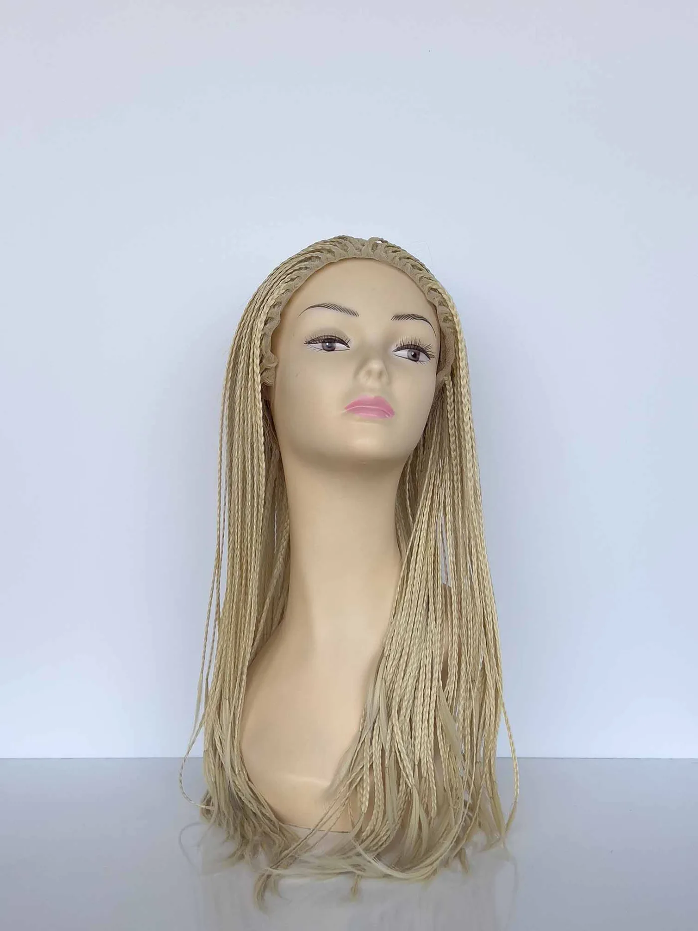 Necla Demirezen Sentetik Peruk (Model 12)